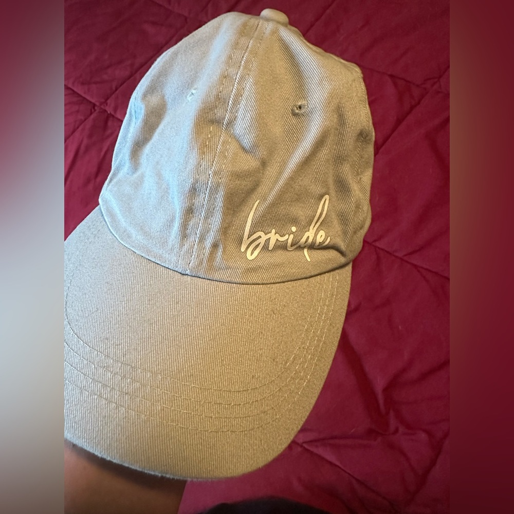 Woman’s bride hat